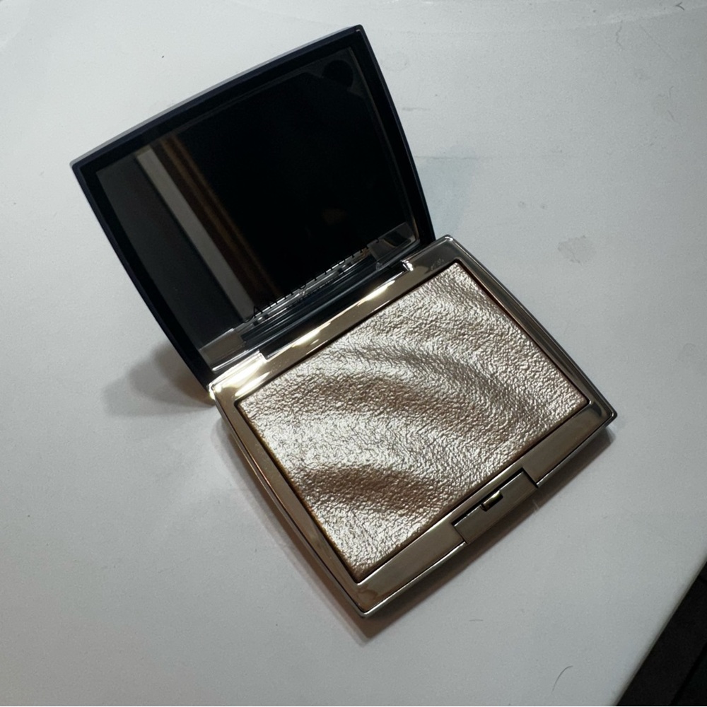 Anastasia Beverly Hills Amrezy Highlighter